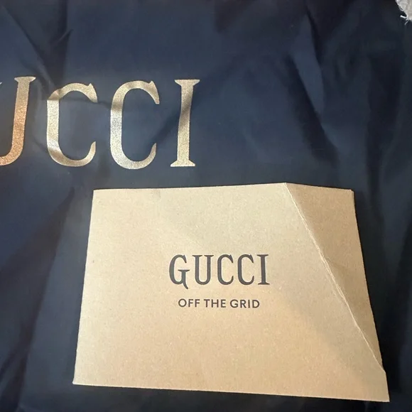 Authentic Gucci Off The Grid GG Nylon Backpack Bag in Grey and Cream - Picture 4 of 7